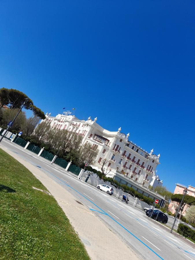 Appartamento Vista Mare Viserbella, Vicissimo Alla Fiera Rimini Luaran gambar